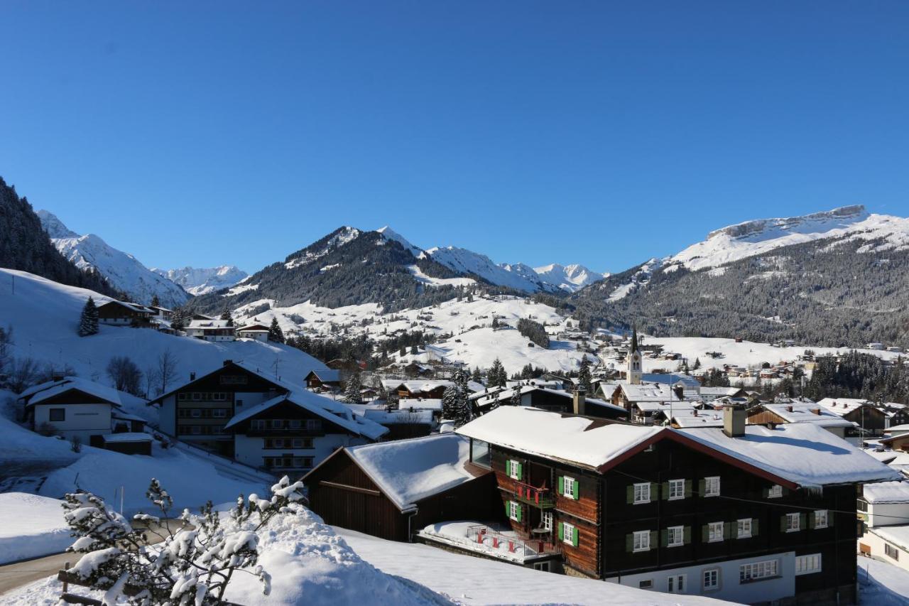 Gästehaus Alpina Riezlern Exterior foto